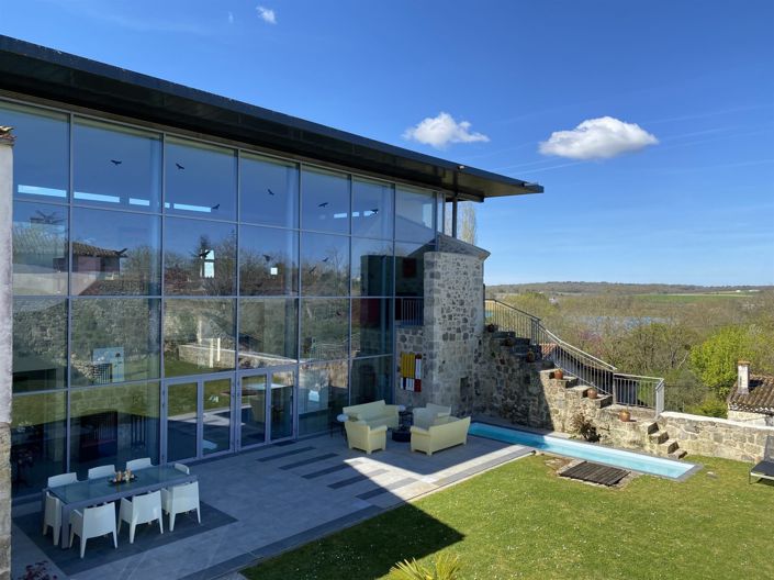 Image No.2-4 Bed Property for sale