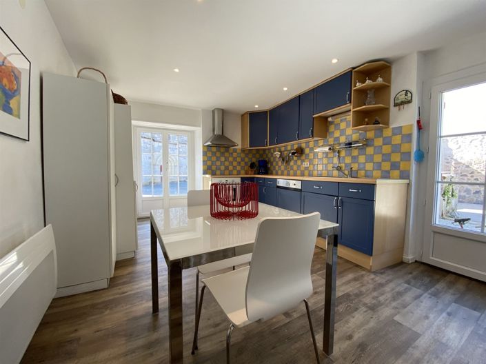 Image No.26-4 Bed Property for sale