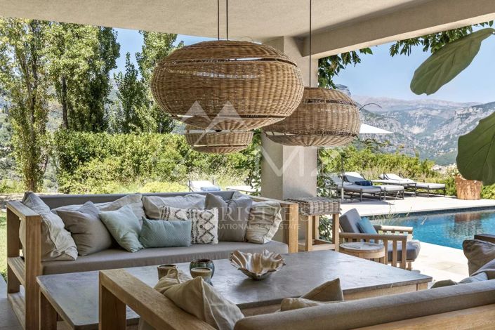 Image No.2-Maison de 5 chambres à vendre à Châteauneuf-Grasse