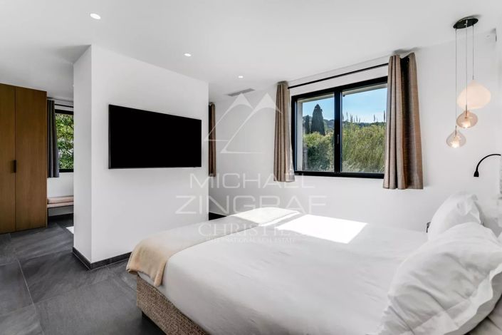 Image No.16-5 Bed House for sale