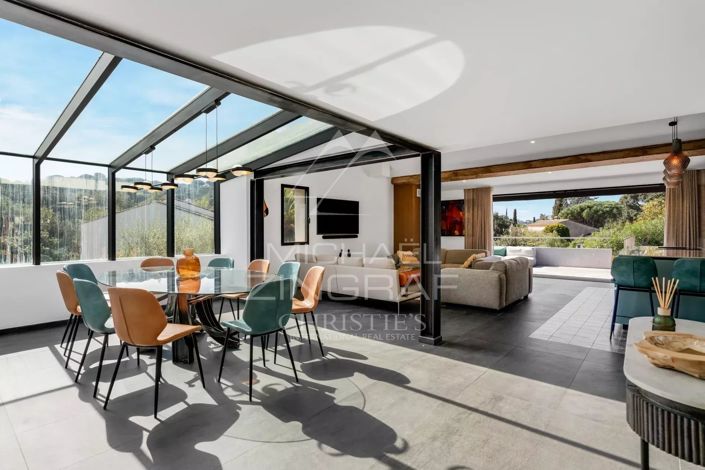 Image No.18-5 Bed House for sale