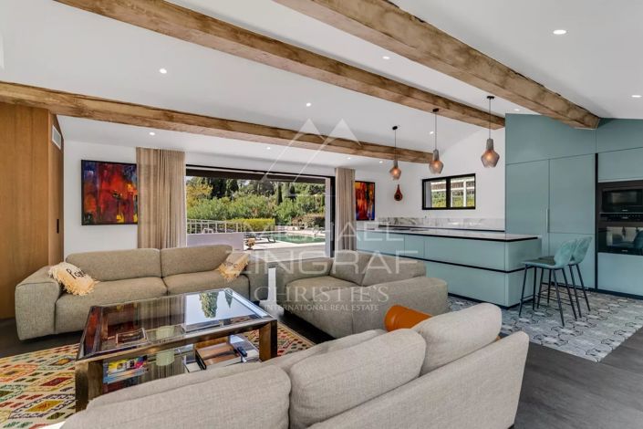 Image No.5-5 Bed House for sale