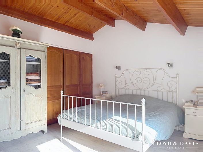 Image No.11-3 Bed House for sale