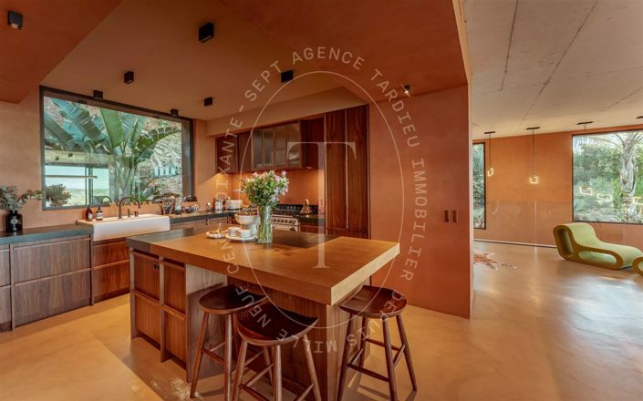 Image No.3-5 Bed House for sale