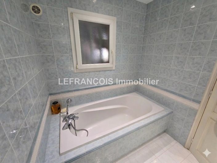 Image No.13-3 Bed House for sale