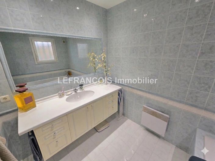 Image No.14-3 Bed House for sale