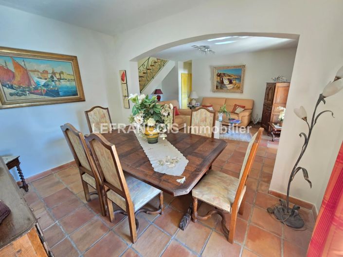 Image No.5-3 Bed House for sale