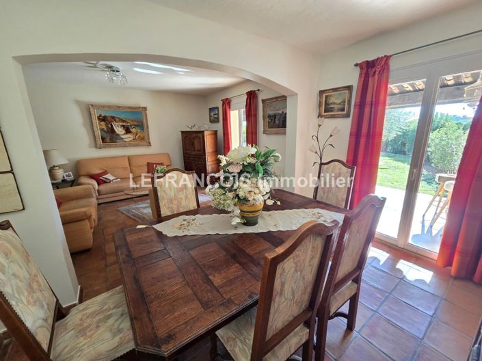 Image No.6-3 Bed House for sale