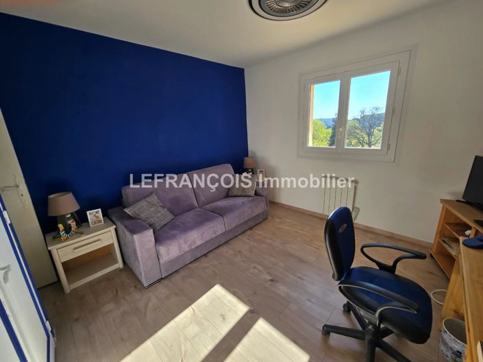 Image No.9-3 Bed House for sale