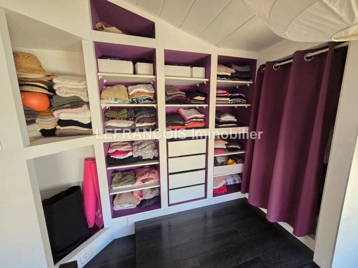 Image No.11-4 Bed House for sale