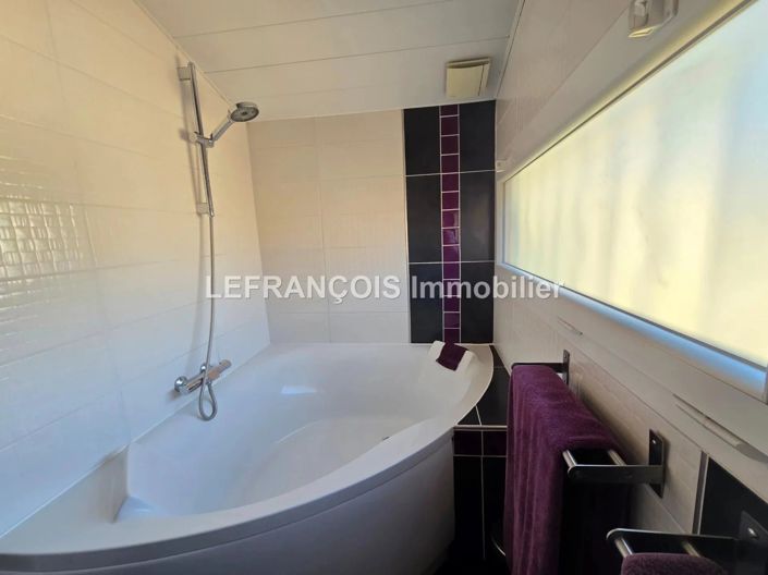 Image No.12-4 Bed House for sale