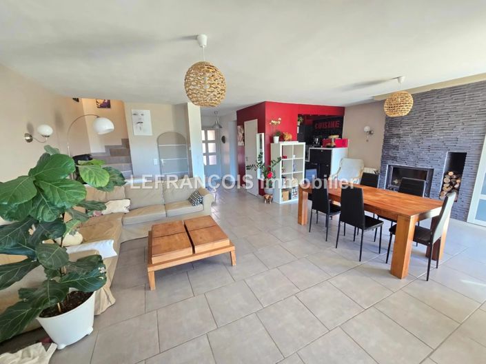 Image No.4-4 Bed House for sale