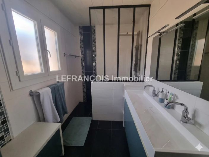 Image No.9-4 Bed House for sale