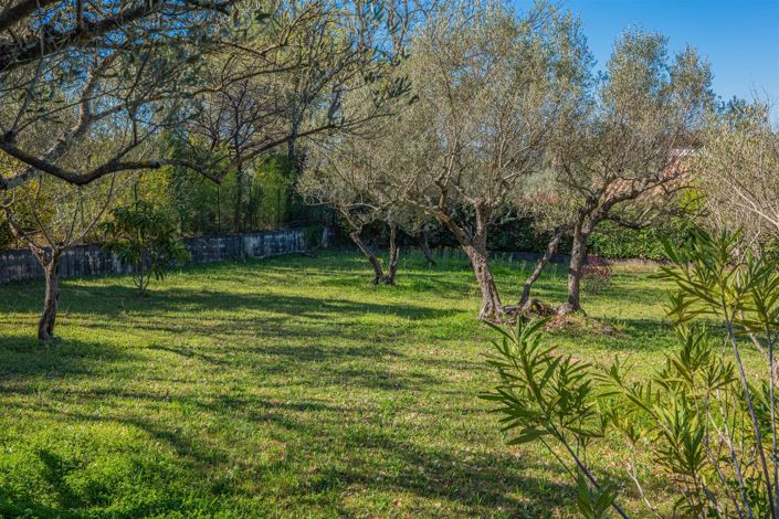 Image No.11-5 Bed House for sale