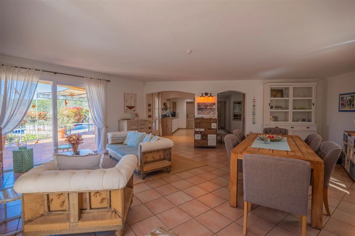 Image No.16-5 Bed House for sale