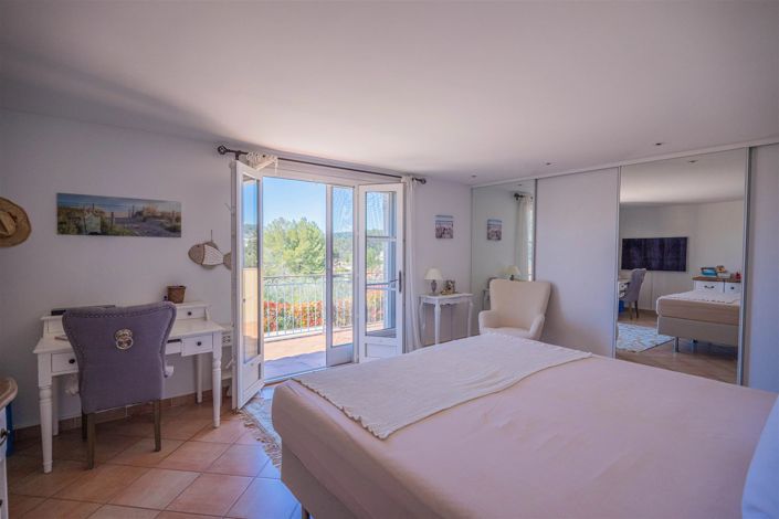 Image No.18-5 Bed House for sale