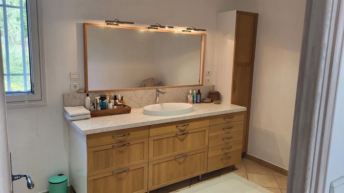 Image No.20-5 Bed House for sale