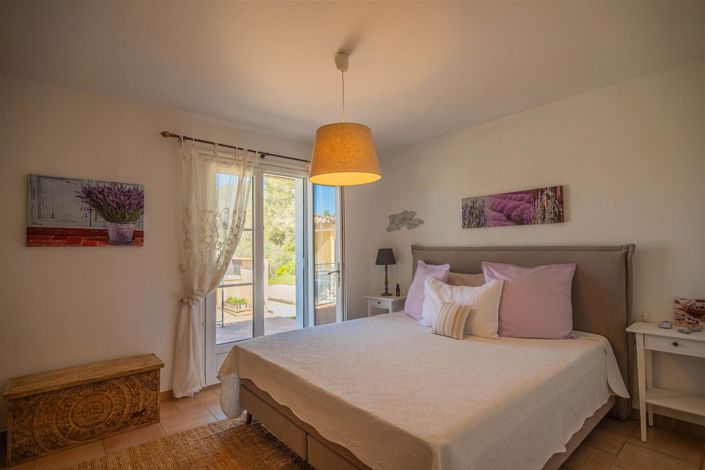 Image No.22-5 Bed House for sale