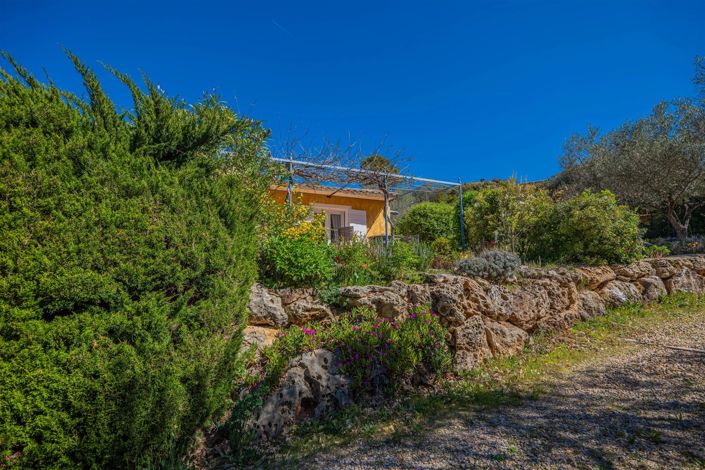 Image No.6-5 Bed House for sale