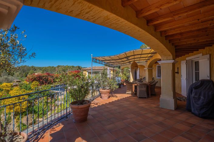Image No.7-5 Bed House for sale