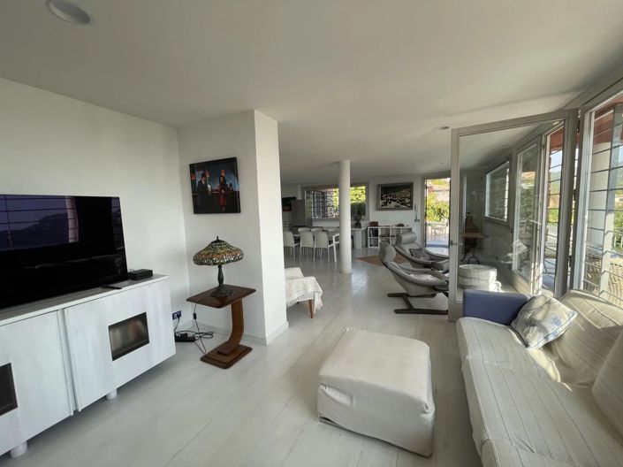 Image No.12-4 Bed House for sale