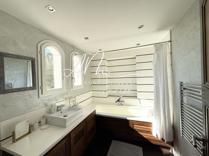 Image No.13-4 Bed House for sale