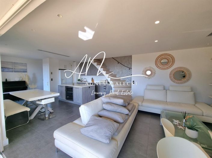 Image No.9-4 Bed House for sale