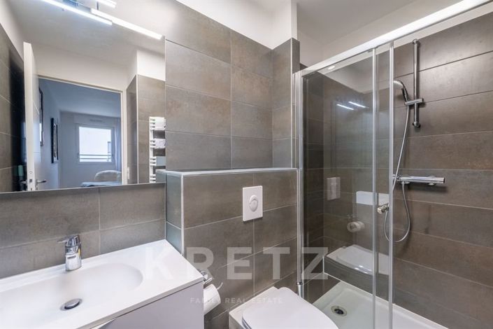 Image No.12-2 Bed Apartment for sale