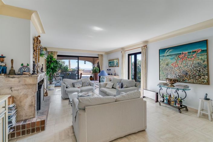 Image No.10-3 Bed House for sale