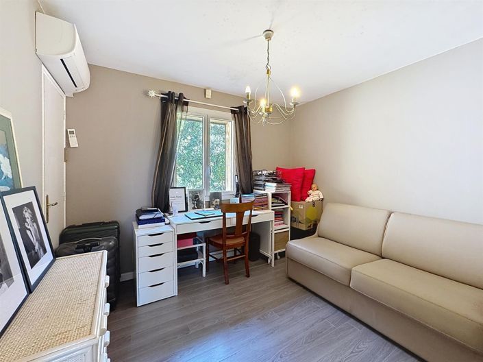 Image No.16-4 Bed House for sale