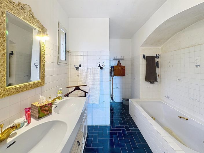 Image No.17-4 Bed House for sale