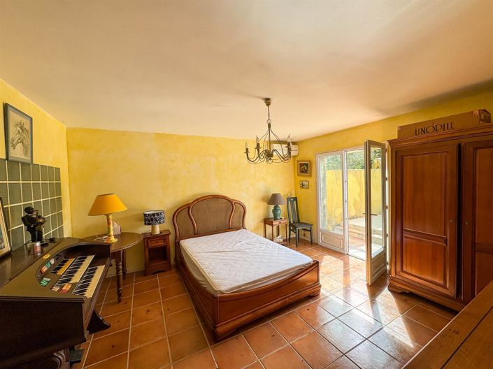 Image No.19-4 Bed House for sale