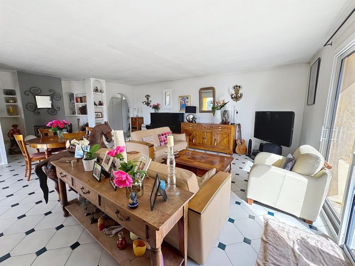 Image No.7-4 Bed House for sale