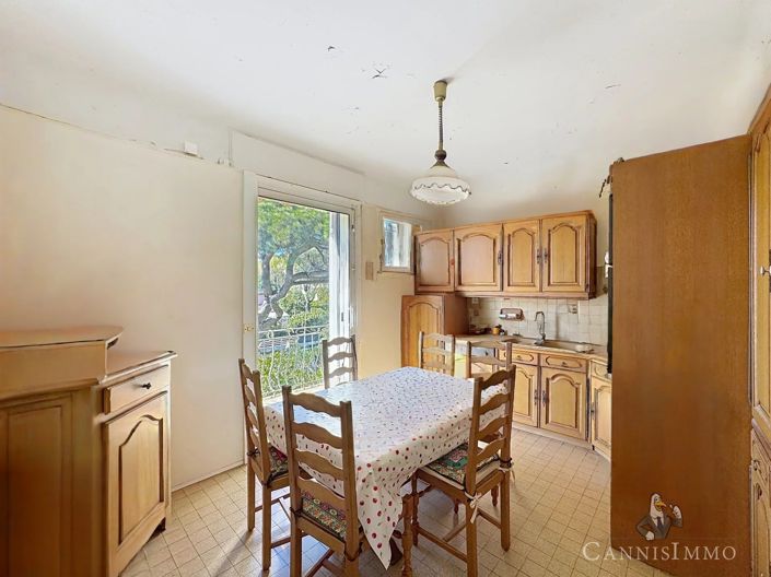 Image No.9-3 Bed House for sale