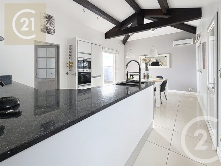 Image No.11-5 Bed House for sale