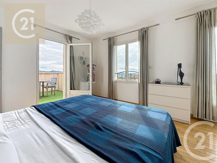 Image No.12-5 Bed House for sale