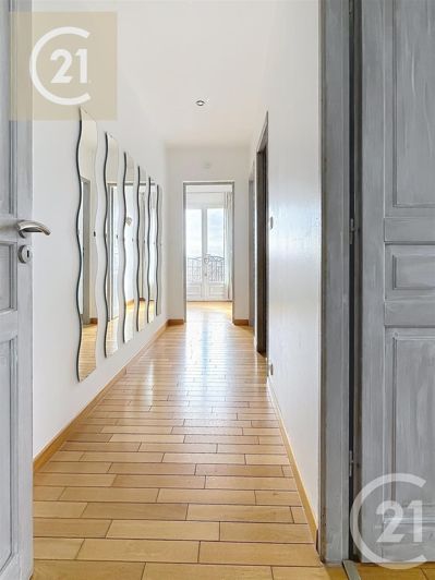 Image No.20-5 Bed House for sale