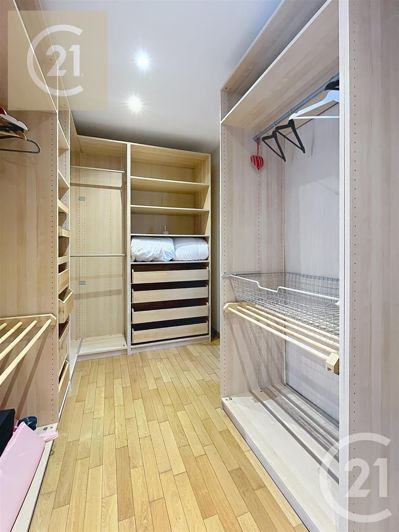 Image No.21-5 Bed House for sale