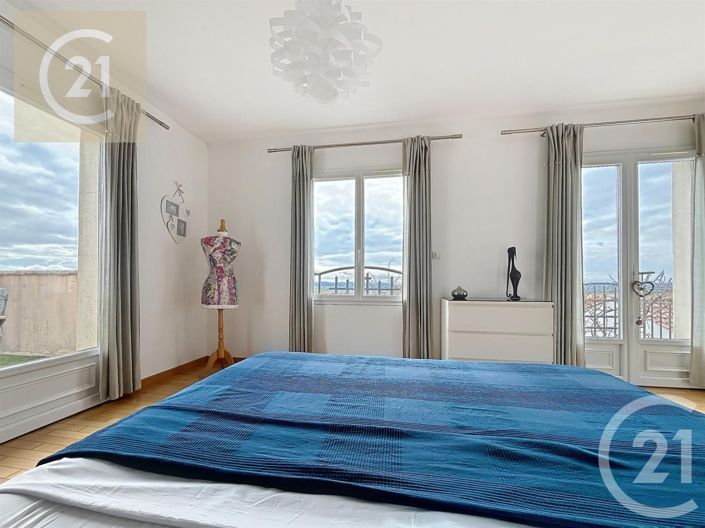 Image No.23-5 Bed House for sale