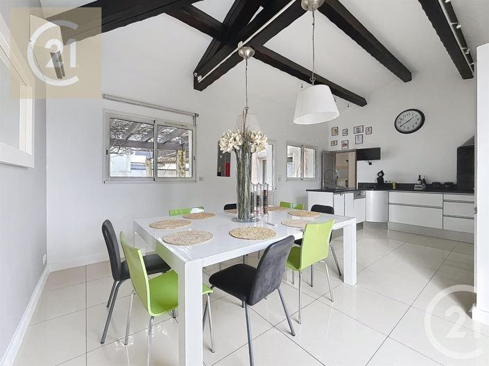 Image No.4-5 Bed House for sale