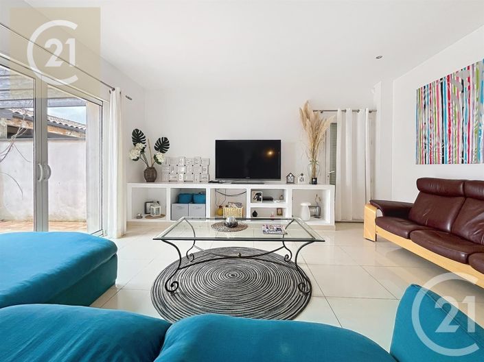 Image No.5-5 Bed House for sale