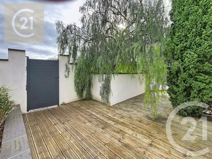 Image No.8-5 Bed House for sale