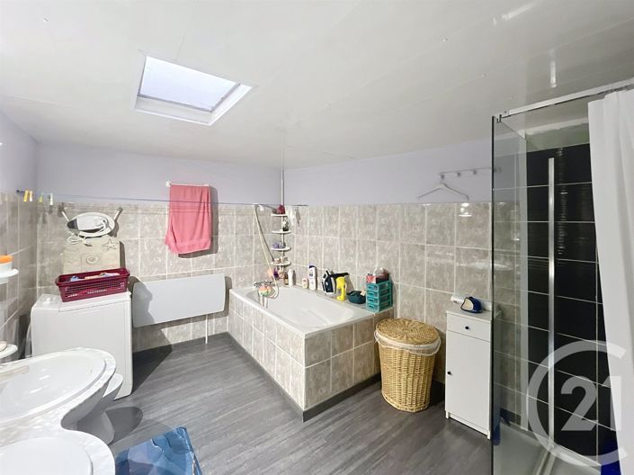 Image No.5-2 Bed House for sale