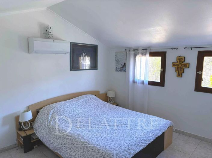 Image No.6-4 Bed House for sale