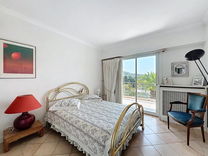 Image No.14-4 Bed House for sale