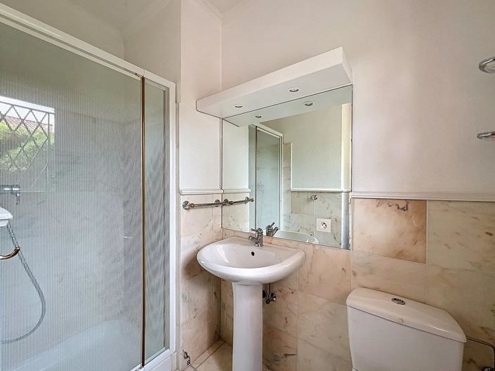 Image No.15-4 Bed House for sale