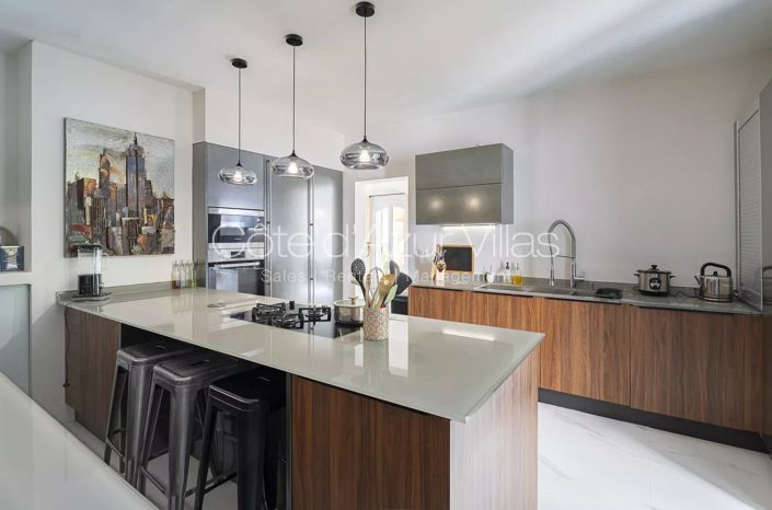 Image No.10-5 Bed House for sale