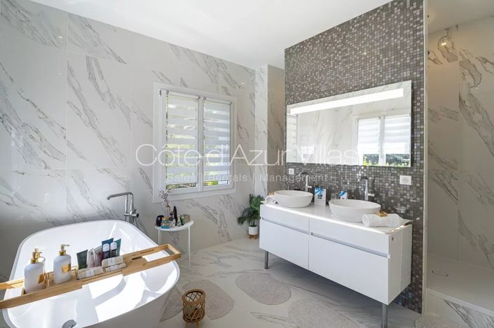 Image No.15-5 Bed House for sale