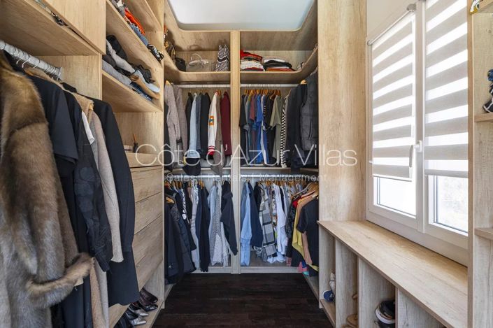 Image No.16-5 Bed House for sale