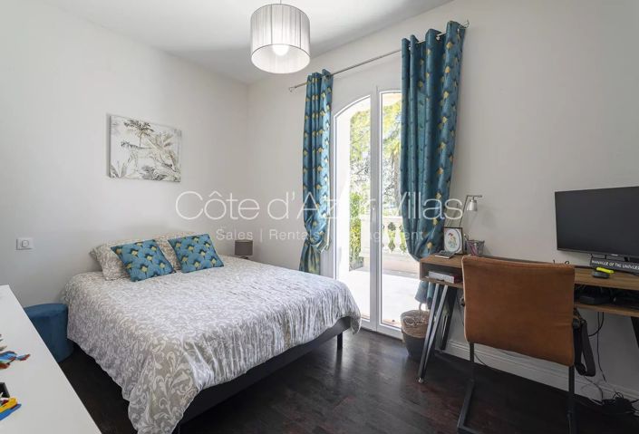 Image No.17-5 Bed House for sale